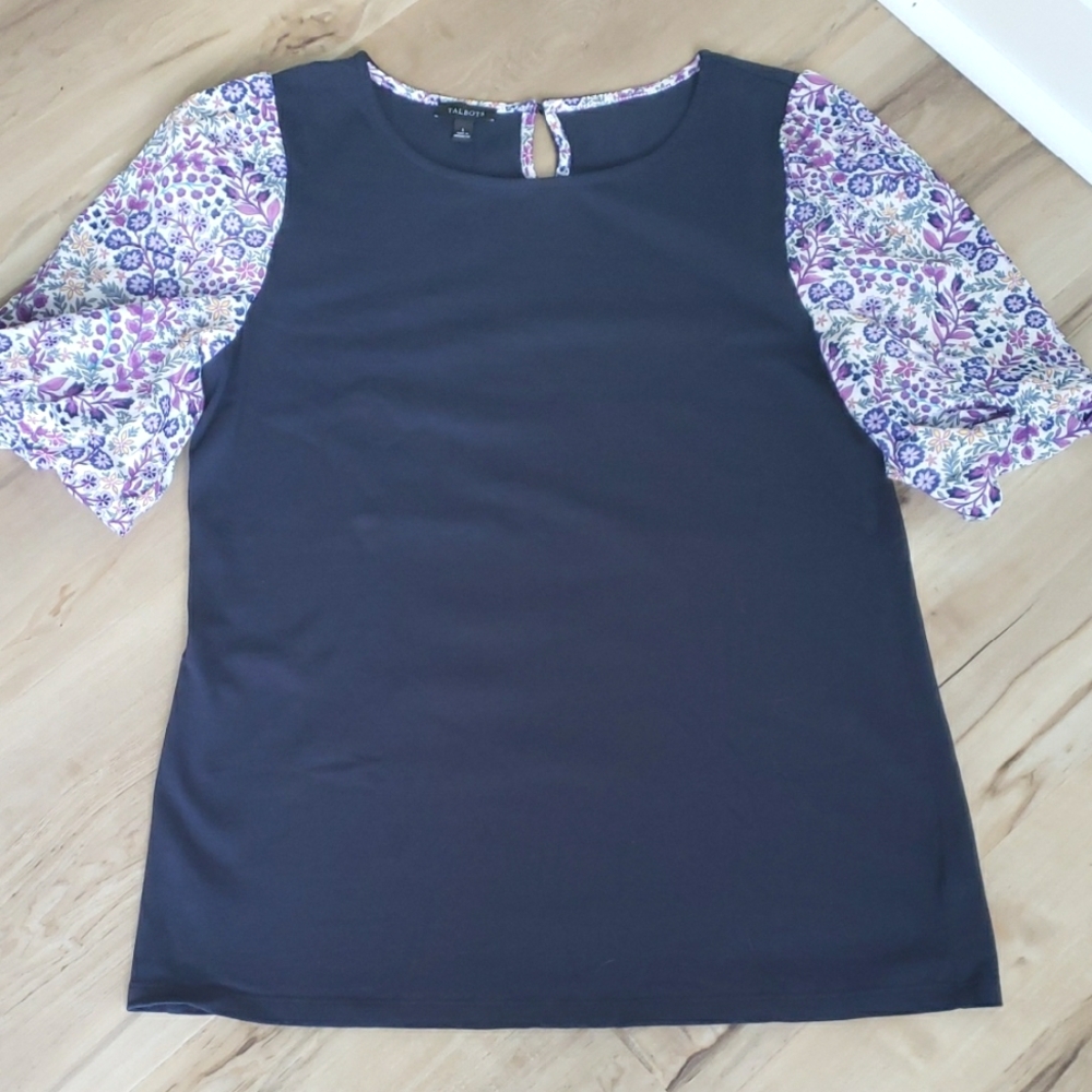 Talbots Navy Short Sleeve Cotton Knit Top with Purple Floral Puff Sleeves Sz S
